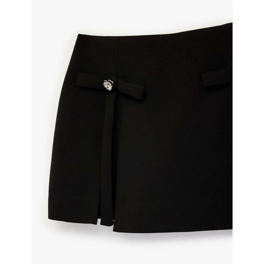 Kadın Giyim Kalpli Mücevher Düğme Detaylı Fiyonklu Şortlu Mini Etek - KOTON - 6SAK70068PW - SİYAH - 36