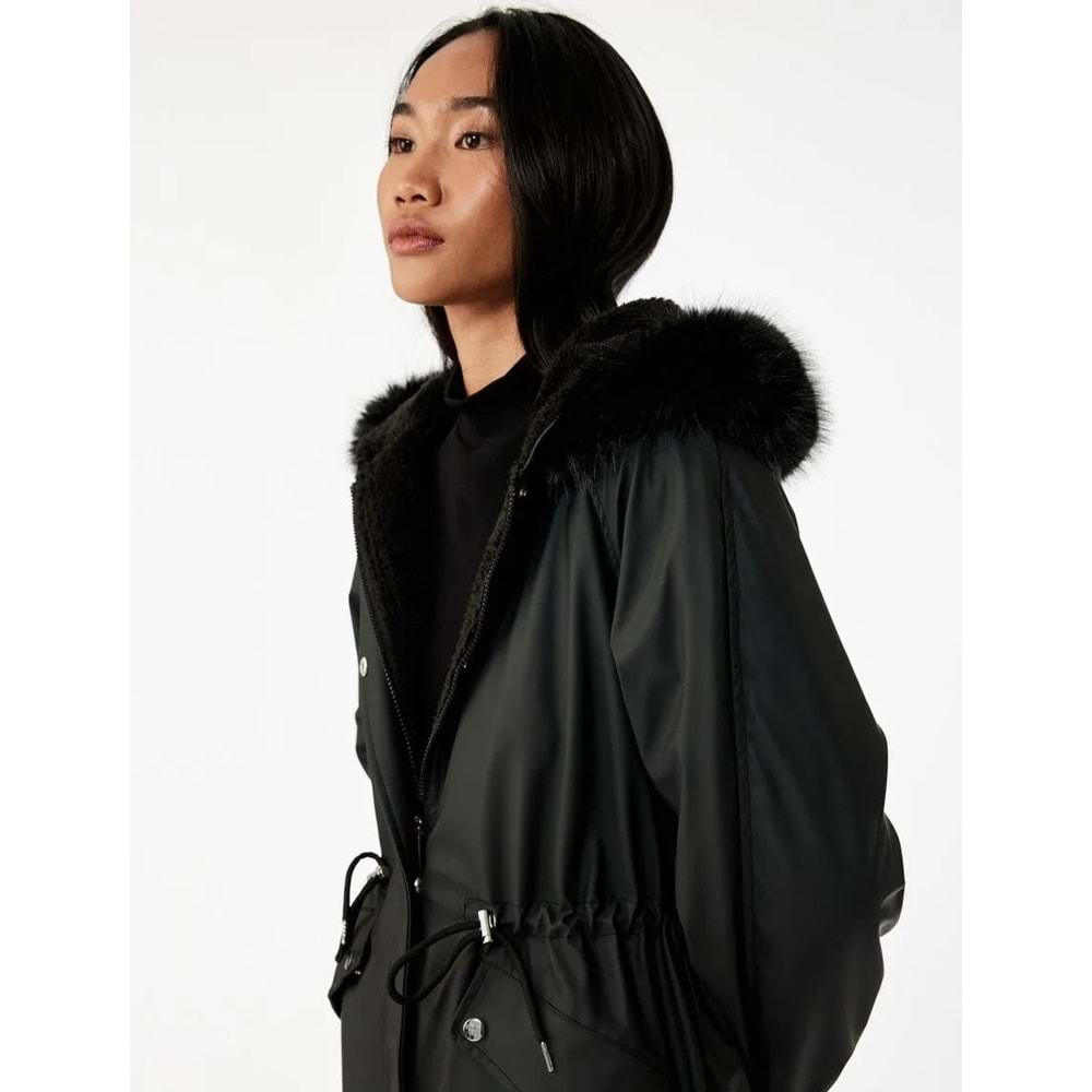 Kadın Giyim Polar Astarlı Cepli Çıkarılabilir Suni Kürk Aksesuar Detaylı Kapüşonlu Anorak Mont - KOTON - 6WAK00013EW - SİYAH - 34