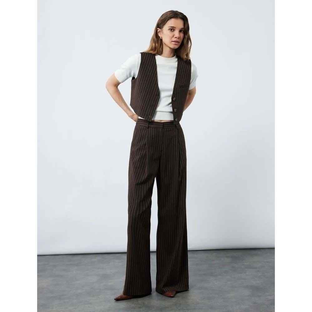 Kadın Giyim Kolsuz Cepli V Yaka Düğmeli Crop Yelek - KOTON - 6WAK20011PW - KAHVERENGİ ÇİZGİLİ - 38