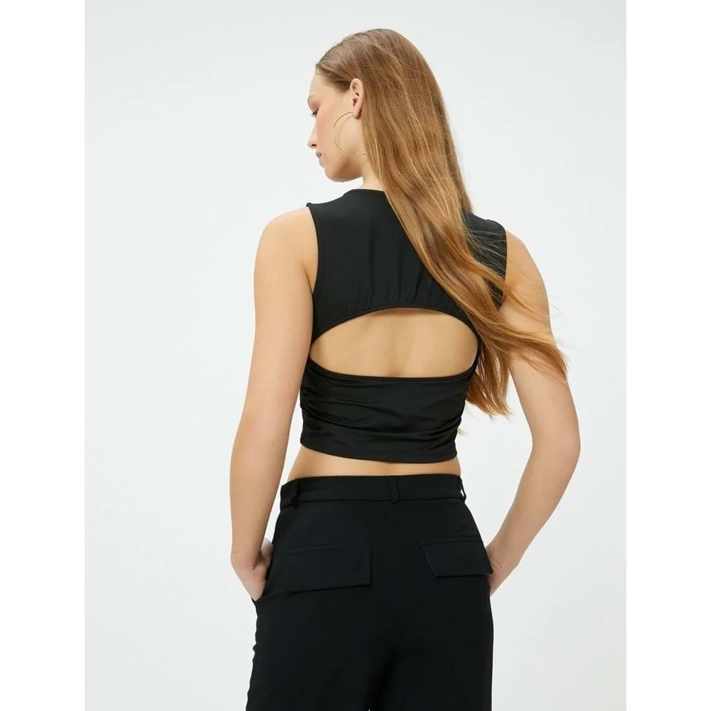 Arkası Pencere Detaylı Crop Top Kolsuz