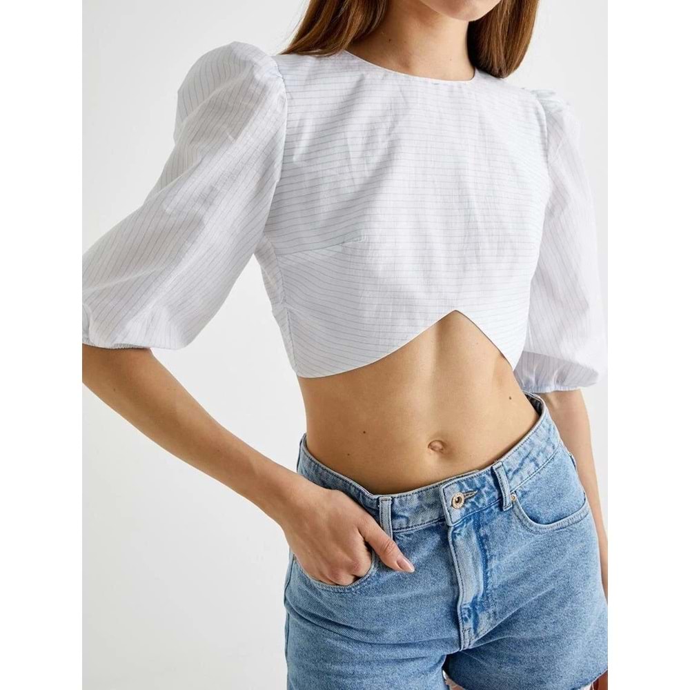 Koton X Tuba Ünsal - Balon Kol Crop Bluz Arkası Pencere Detaylı Fiyonklu - KOTON - 4SAK60491UW - MAVİ ÇİZGİLİ - 38