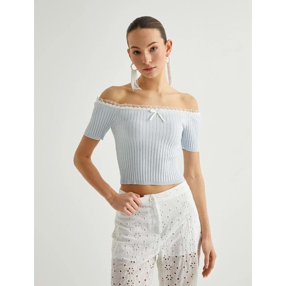 Koton X Sibil Çetinkaya - Omzu Açık Bluz Fiyonk ve Dantel Detaylı İnce Triko - KOTON - 4SAK90191HT - MAVİ ÇİZGİLİ - XL