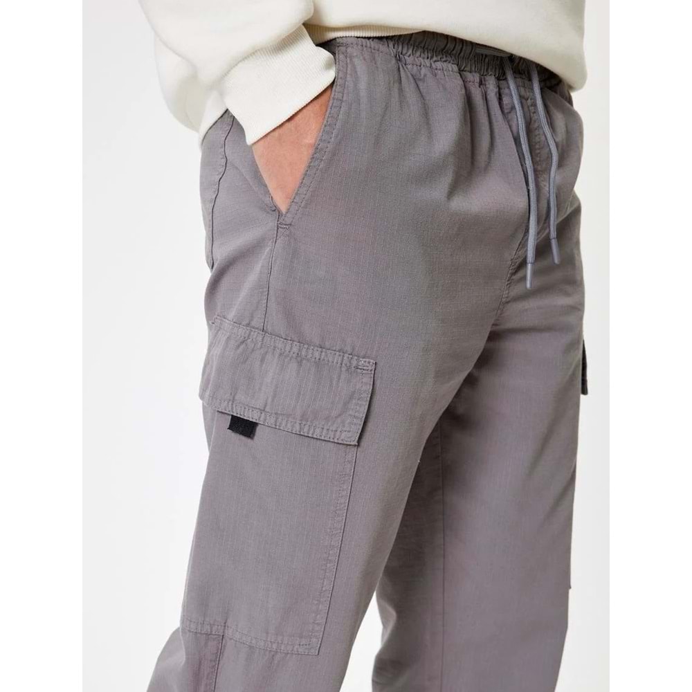 Erkek Giyim Jogger Pantolon Kargo Cep Detaylı Beli Bağcıklı Pamuklu - KOTON - 5WAM40004HW - GRİ - 38