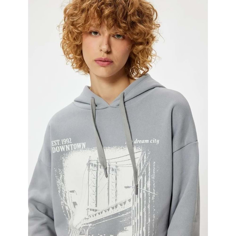 Oversize Kapüşonlu Sweatshirt Slogan Baskılı Uzun Kollu 5WAL10160IK