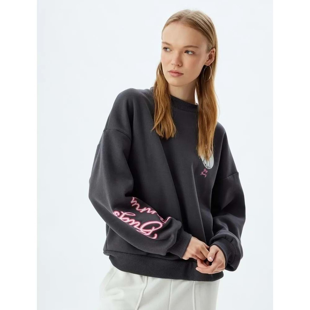 Bugs Bunny Oversize Sweatshirt Bisiklet Yaka Arkası Baskılı Lisanslı