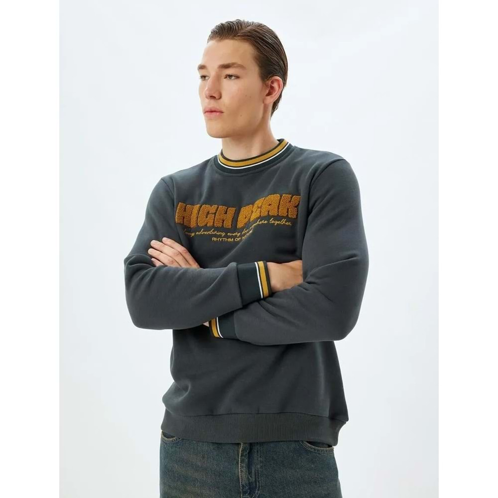 Bisiklet Yaka Sweatshirt Kolej Nakışlı 5WAM70003MK