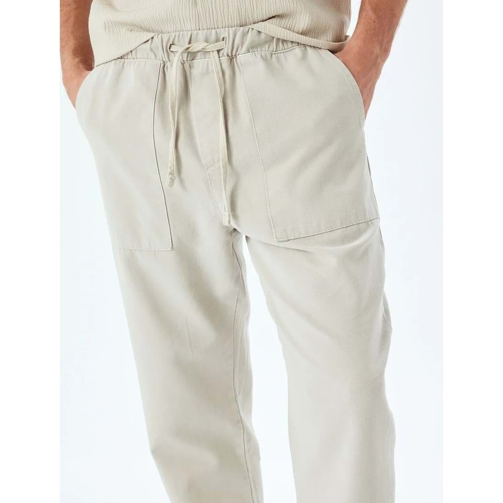 Beli Bağcıklı Cep Detaylı Pamuklu Chino Pantolon 5SAM40023HW
