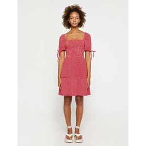 Kadın Giyim Kareli Elbise Kare Yaka Gipeli Balon Kollu 3SAL80002IK Kırmızı Desenli