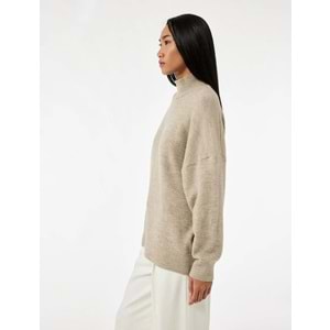 Kadın Giyim Oversize Uzun Kollu Dik Yaka Triko Kazak - KOTON - 6WAK90167HT - VİZON - XS