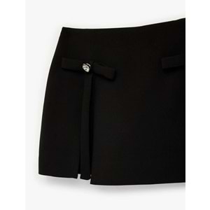 Kadın Giyim Kalpli Mücevher Düğme Detaylı Fiyonklu Şortlu Mini Etek - KOTON - 6SAK70068PW - SİYAH - 36