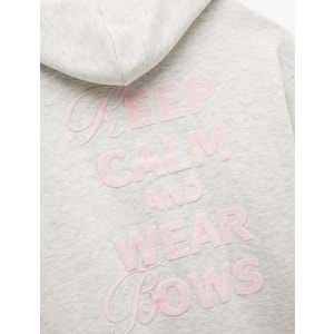 Kadın Giyim Şardonlu Kanguru Cepli Kapüşonlu Fiyonklu Arkası Baskılı Fermuarlı Oversize Sweatshirt - KOTON - 6WAL10228IK - KAR MELANJ - M-L