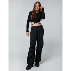 Crop Tişört Uzun Kollu Zincir Kelebek Detaylı Bisiklet Yaka - KOTON - 4WAL10139IK - SİYAH - M