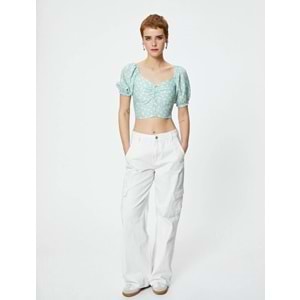 Balon Kol Crop Bluz Çiçekli Düğmeli V Yaka Viskoz Kumaş - KOTON - 4SAL60014IW - YEŞİL DESENLİ - 40