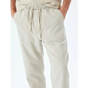 Beli Bağcıklı Cep Detaylı Pamuklu Chino Pantolon 5SAM40023HW