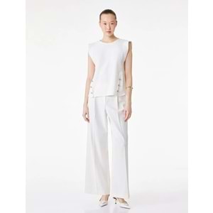 Krep Kumaş Bisiklet Yaka Metal Aksesuarlı Kolsuz Bluz 6SAK60324UW - KOTON - KIRIK BEYAZ - 40