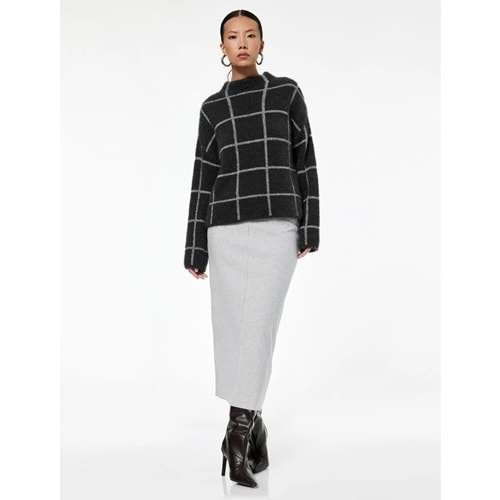 Kadın Giyim Uzun Kollu Dik Yaka Kareli Triko Peluş Kazak 6WAK90073HT