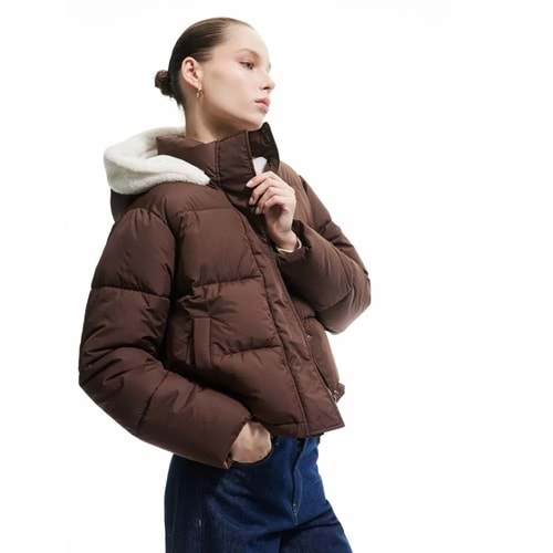 Kadın Giyim İçi Peluş Çıtçıt Düğmeli Cepli Şişme Mont - KOTON - 6WAL20054IW - KAHVERENGİ - 38