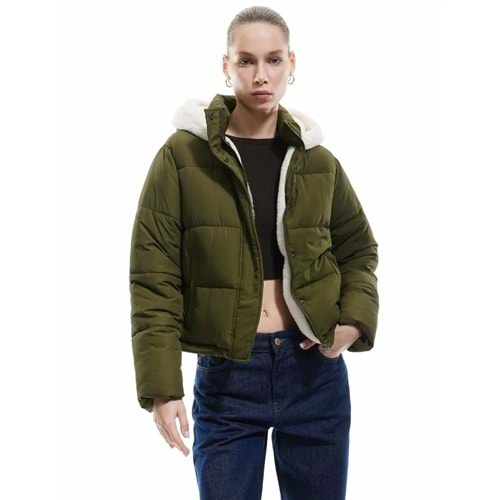 Kadın Giyim İçi Peluş Çıtçıt Düğmeli Cepli Şişme Mont 6WAL20054IW