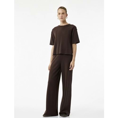 Kadın Giyim Regular Fit Kısa Kollu Bisiklet Yaka Basic Tişört - KOTON - 6WAK50088EK - KAHVERENGİ - S