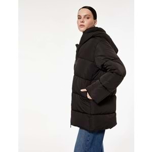 Kadın Giyim Fermuarlı Uzun Kollu Su İtici Kapüşonlu Oversize Şişme Mont - KOTON - 6WAK00220EW - KAHVERENGİ - 34