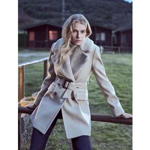 Kadın Giyim Suni Kürk Yaka Kaban Kaşe Kruvaze Kemerli Cepli - KOTON - 6WAK00308EW - VİZON - 36