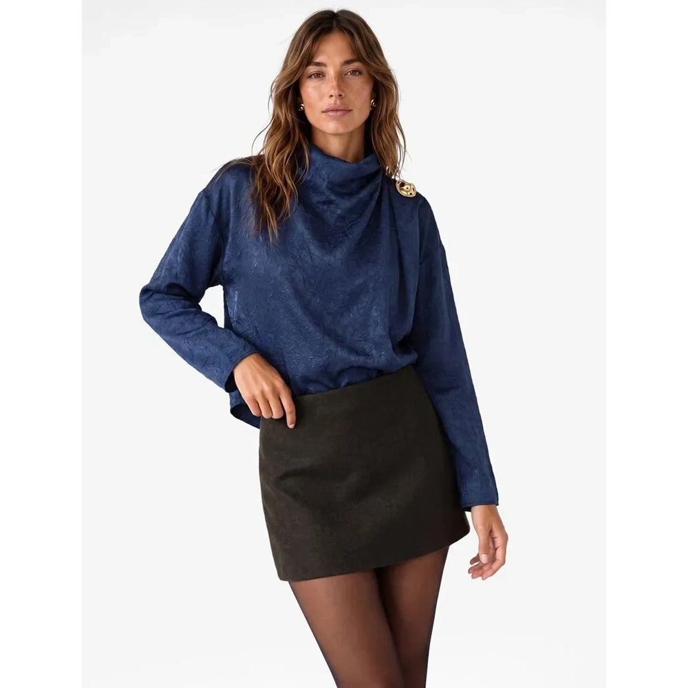 Dik Yaka Uzun Kollu Dokulu Saten Bluz 7WAK60001EW - KOTON - LACİVERT - 38