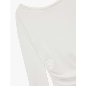 Kadın Giyim Kayık Yaka Drapeli Slim Fit Viskon Karışımlı Yırtmaçlı Uzun Kollu Tişört - KOTON - 6WAL10216IK - EKRU - M