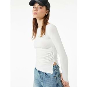 Kadın Giyim Kayık Yaka Drapeli Slim Fit Viskon Karışımlı Yırtmaçlı Uzun Kollu Tişört - KOTON - 6WAL10216IK - EKRU - M