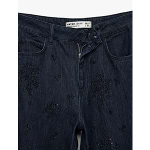 Kadın Giyim Pamuklu Rahat Kalıp Düz Paça Taşlı Jean Pantolon - Loose Straight Fit Jean - KOTON - 6WAL40147MD - KOYU İNDİGO - 25/32