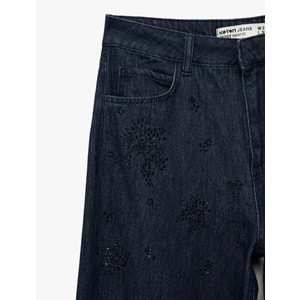 Kadın Giyim Pamuklu Rahat Kalıp Düz Paça Taşlı Jean Pantolon - Loose Straight Fit Jean - KOTON - 6WAL40147MD - KOYU İNDİGO - 25/32