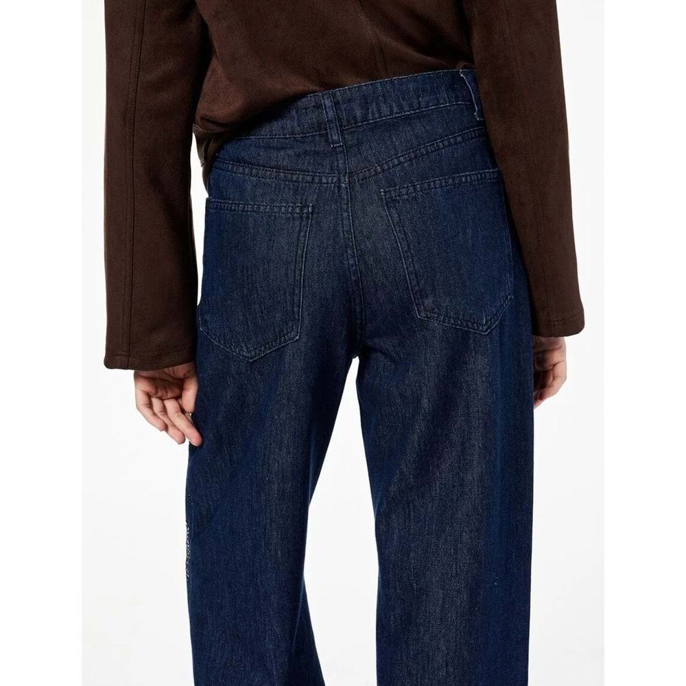 Kadın Giyim Pamuklu Rahat Kalıp Düz Paça Taşlı Jean Pantolon - Loose Straight Fit Jean - KOTON - 6WAL40147MD - KOYU İNDİGO - 25/32
