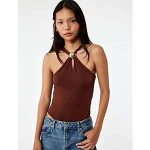 Kadın Giyim Metal Aksesuarlı Boyundan Çapraz Askılı Kolsuz Çıtçıtlı Body - KOTON - 6WAL30042IK - KAHVERENGİ - XS