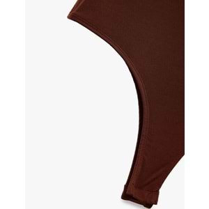 Kadın Giyim Metal Aksesuarlı Boyundan Çapraz Askılı Kolsuz Çıtçıtlı Body - KOTON - 6WAL30042IK - KAHVERENGİ - XS