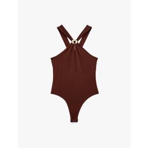 Kadın Giyim Metal Aksesuarlı Boyundan Çapraz Askılı Kolsuz Çıtçıtlı Body - KOTON - 6WAL30042IK - KAHVERENGİ - XS