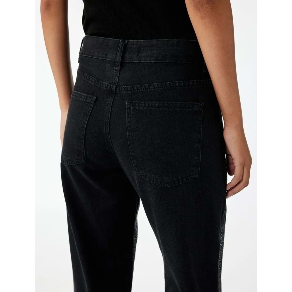 Kadın Giyim Yüksek Bel Taş Detaylı Düz Paça Jean Pantolon - Straight Fit Jean - KOTON - 6WAL40020MD - SİYAH - 26/32