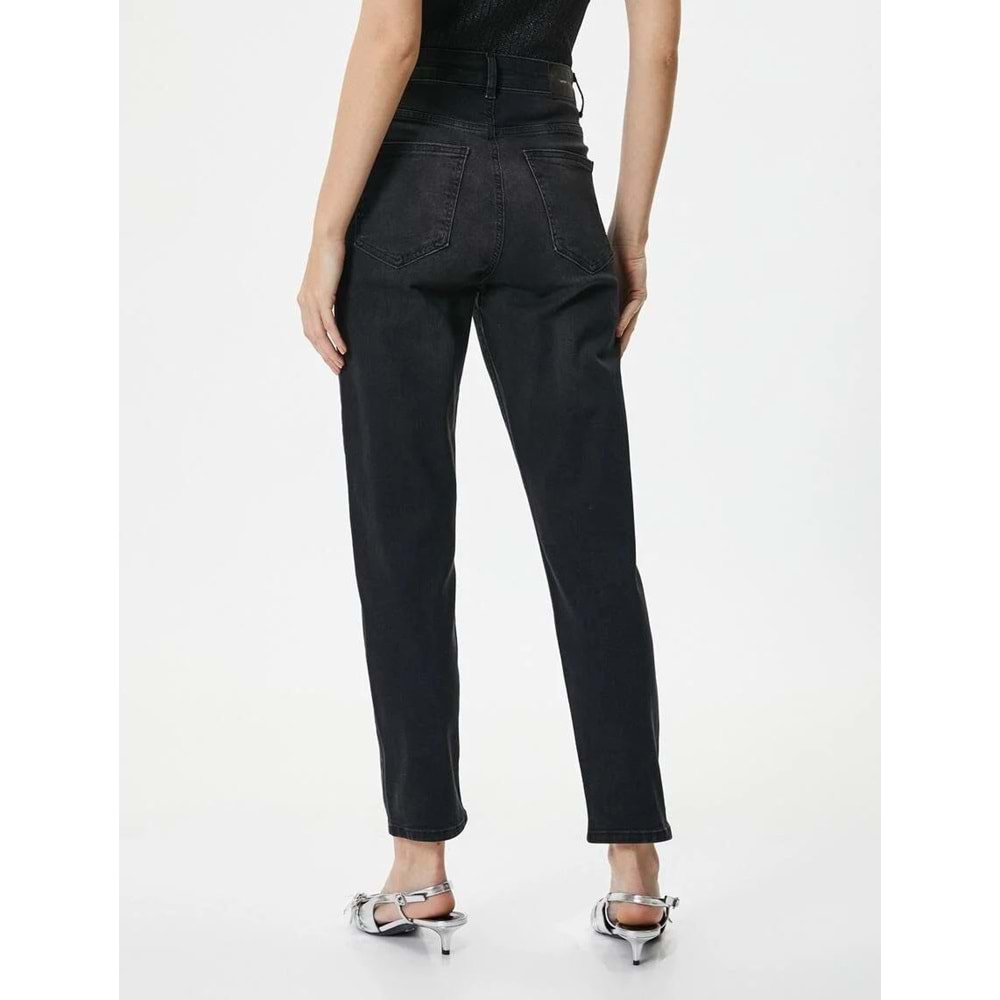 Yüksek Bel Mom Kot Pantolon Esnek Cepli Dar Kalıp Pamuklu - Slim Mom Jean - KOTON - 4SAL40025MD - SİYAH - 28/32