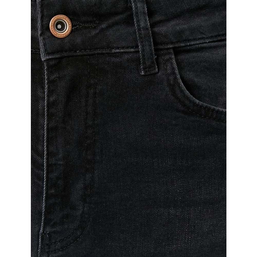 Yüksek Bel Mom Kot Pantolon Esnek Cepli Dar Kalıp Pamuklu - Slim Mom Jean - KOTON - 4SAL40025MD - SİYAH - 28/32