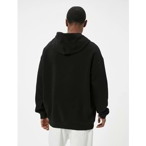 Erkek Giyim Oversize Sweatshirt Kapşonlu Uzun Kollu Kanguru Cep Detaylı - KOTON - 5WAM70017MK - SİYAH - L