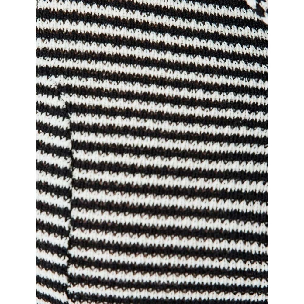 V Yaka Düğmeli Slim Fit Crop Triko Yelek 5SAL90013IK